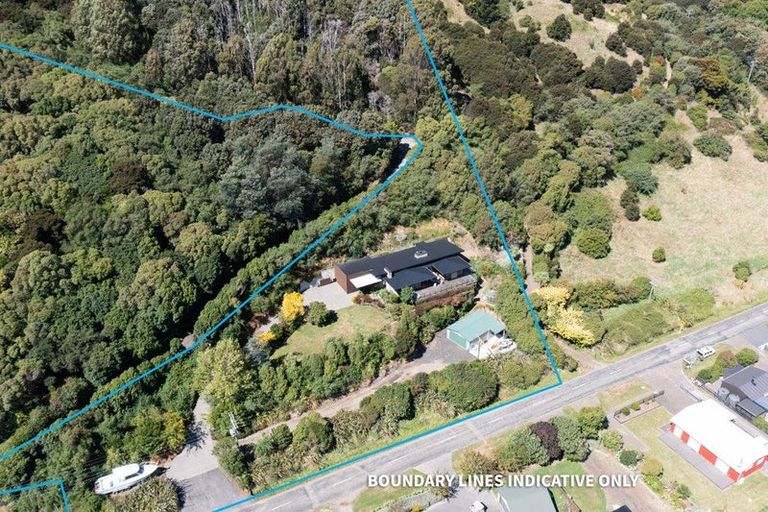 Photo of property in 34 Pawsons Valley Road, Duvauchelle, 7581