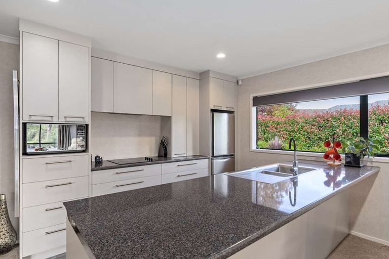 Photo of property in 8 Millbrook Drive, Waiuku, 2683