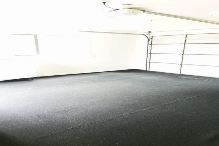 Photo of property in 74 Hetherington Road, Ranui, Auckland, 0612