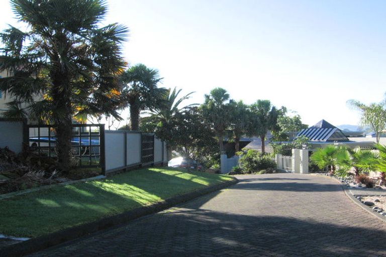 Photo of property in 34 Marguerita Place, West Harbour, Auckland, 0618
