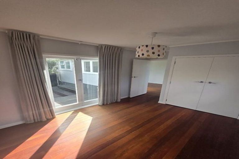 Photo of property in 7a Creamer Avenue, Belmont, Auckland, 0622
