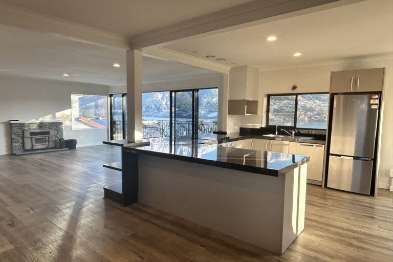 Photo of property in 64 Oregon Drive, Kelvin Heights, Queenstown, 9300