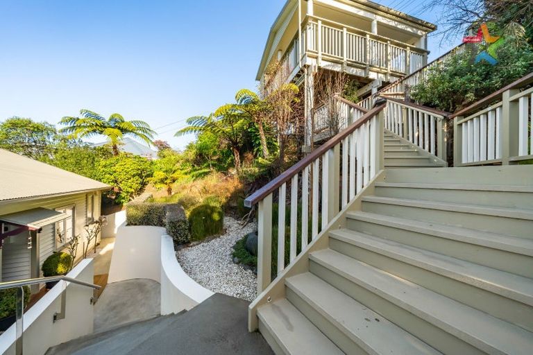 Photo of property in 34 Singers Road, Korokoro, Lower Hutt, 5012