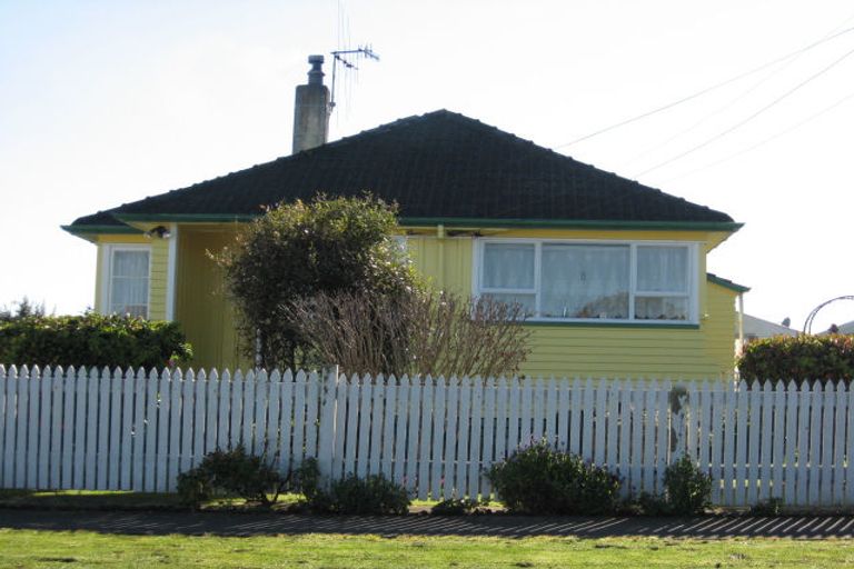 Photo of property in 49 Goldsmith Crescent, Levin, 5510
