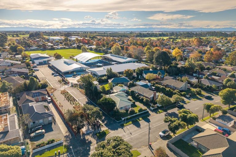 Photo of property in 77 Cutts Road, Russley, Christchurch, 8042
