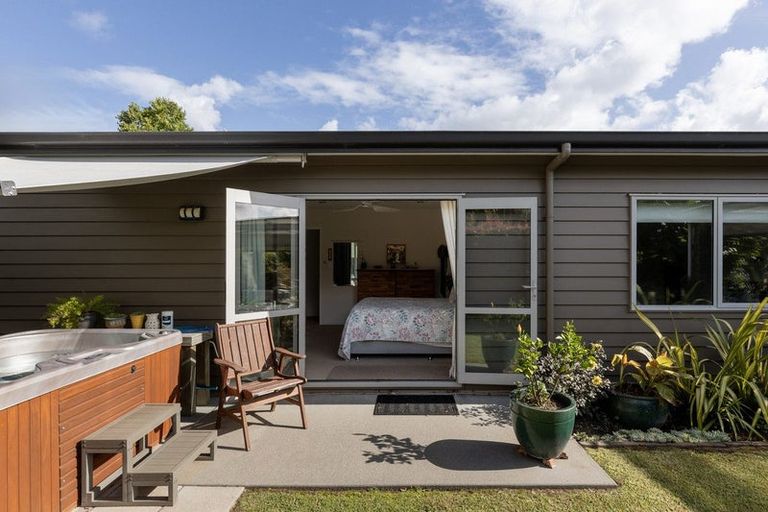 Photo of property in 16 Kayelene Place, Omokoroa, 3114