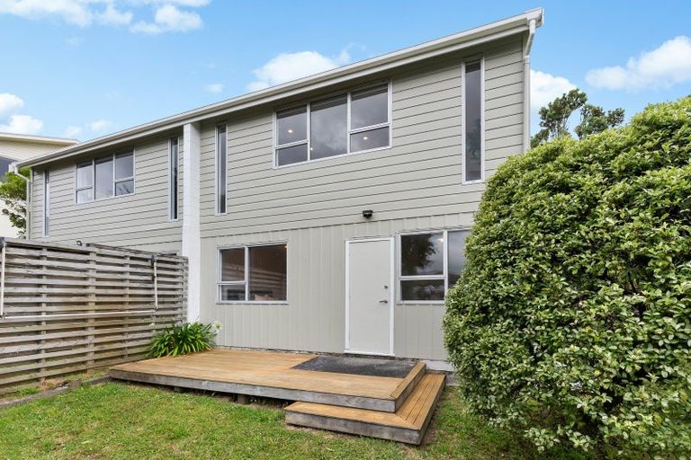 Photo of property in 3 Brydon Way, Paparangi, Wellington, 6037