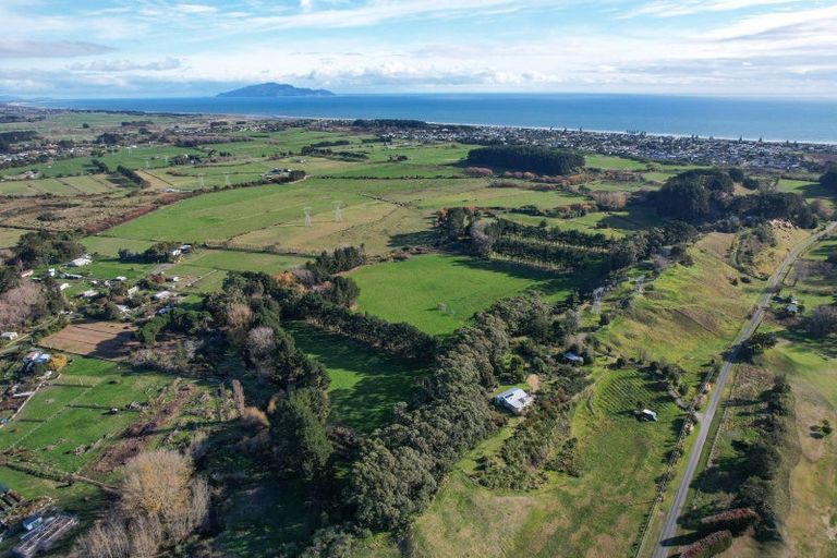 Photo of property in 35 Old Coach Road South, Otaki Beach, Otaki, 5512
