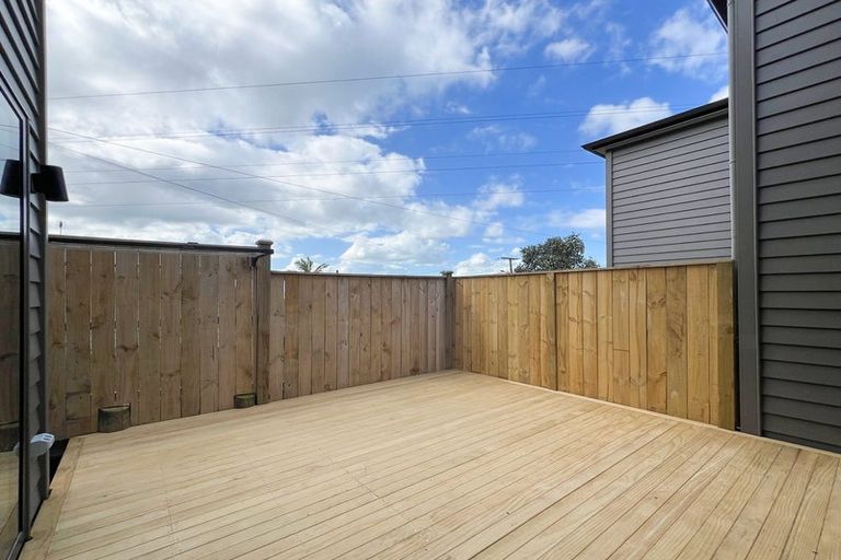 Photo of property in 46a Tiroroa Avenue, Te Atatu South, Auckland, 0610