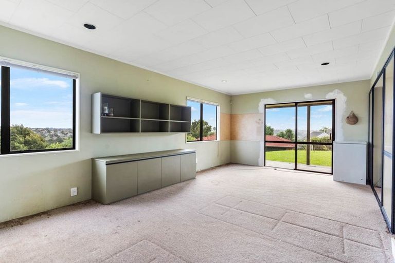 Photo of property in 98 Sunset Road, Unsworth Heights, Auckland, 0632