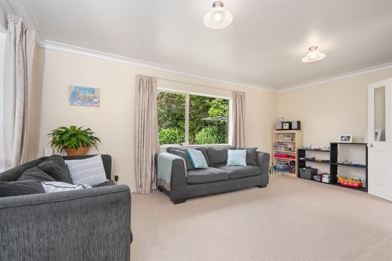 Photo of property in 10 Pampas Grove, Welcome Bay, Tauranga, 3112