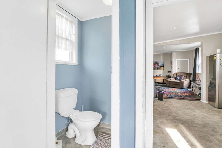 Photo of property in 16 Bignell Street, Gonville, Whanganui, 4501