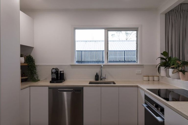 Photo of property in 42b Sherwood Avenue, Te Atatu South, Auckland, 0610