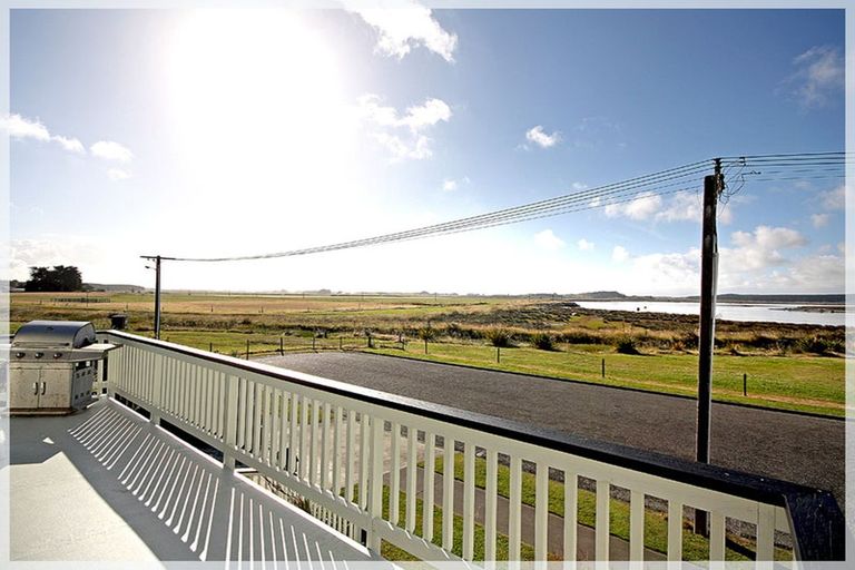 Photo of property in 67 Hartley Street, Foxton Beach, Foxton, 4815