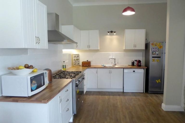 Photo of property in 40 Garden Road, Northland, Wellington, 6012