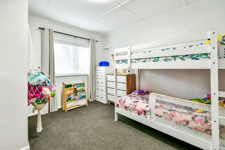 Photo of property in 6 Church Street, Tuakau, 2121