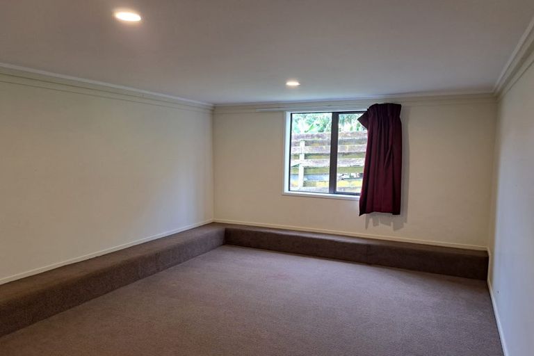 Photo of property in 61 Gloria Avenue, Te Atatu Peninsula, Auckland, 0610