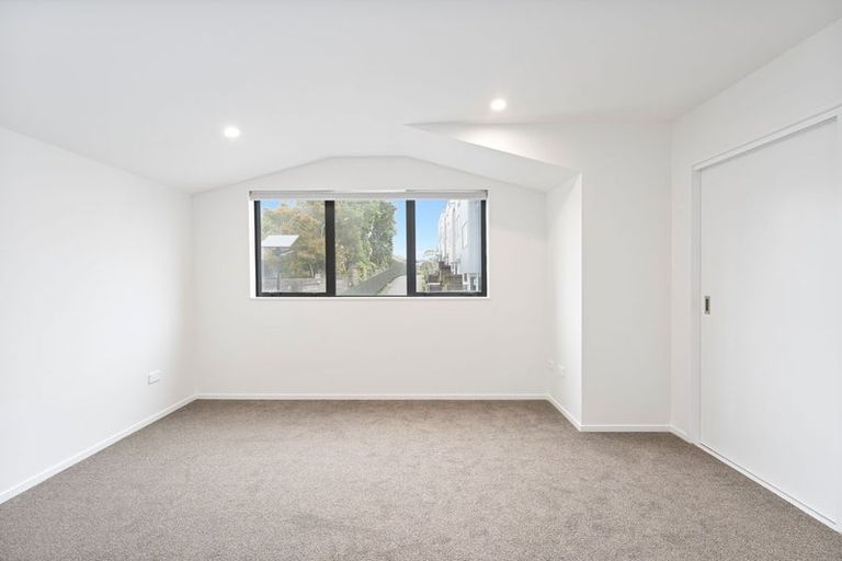 Photo of property in 12/106 Triangle Road, Massey, Auckland, 0614