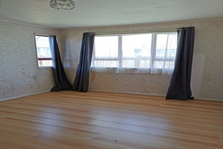 Photo of property in 6 Karamu Street, Te Atatu Peninsula, Auckland, 0610