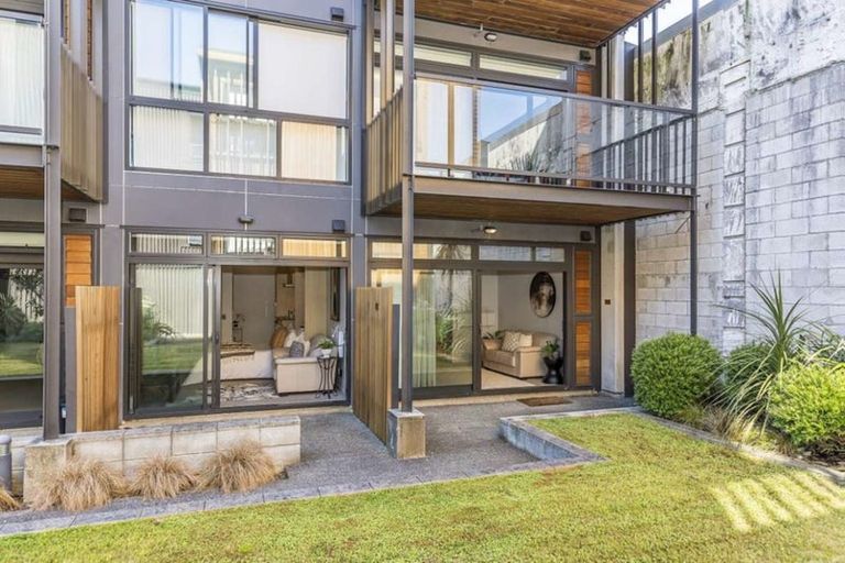 Photo of property in Vedado Apartments, 105/41u Hopper Street, Mount Cook, Wellington, 6011