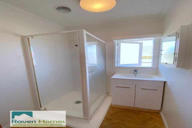 Photo of property in 3/134 Onewa Road, Northcote, Auckland, 0627
