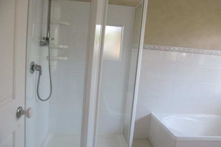 Photo of property in 11 Kath Hopper Drive, Orewa, 0931