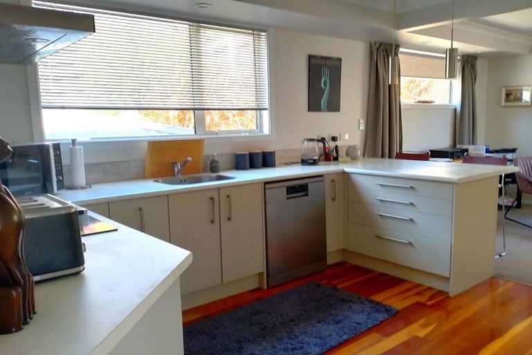 Photo of property in 30 Manor Drive, Stokes Valley, Lower Hutt, 5019