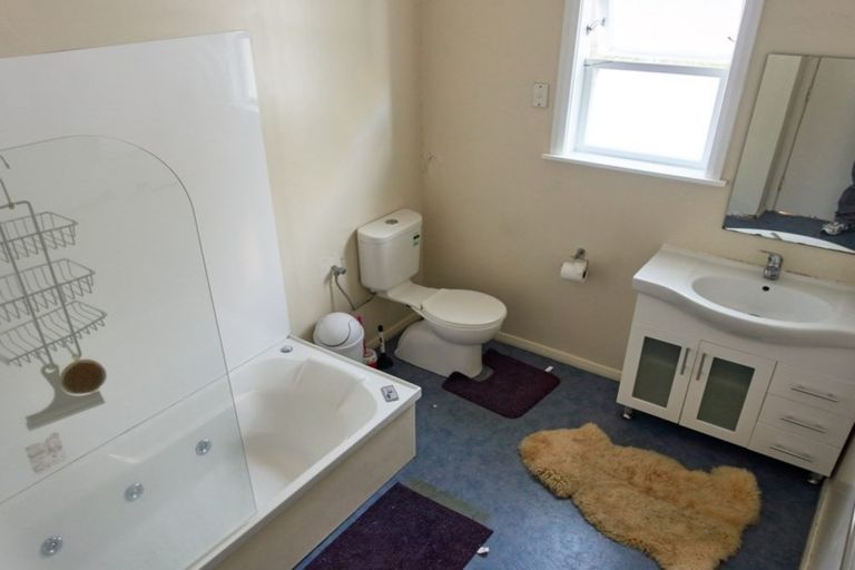 Photo of property in 24f2 Akatea Street, Berhampore, Wellington, 6023