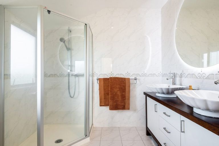 Photo of property in 6 Kittiwake Drive, Schnapper Rock, Auckland, 0632