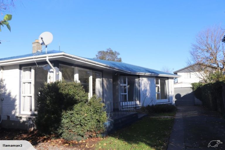 Photo of property in 11 Trist Place, Edgeware, Christchurch, 8013