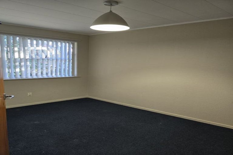 Photo of property in 24 Fairdale Place, Birkdale, Auckland, 0626
