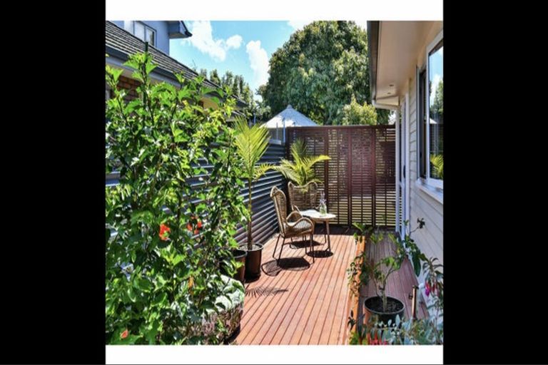 Photo of property in 35a Shortt Avenue, Mangere Bridge, Auckland, 2022