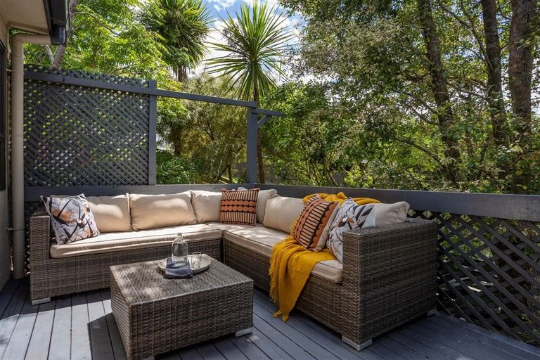 Photo of property in 2/111 Birkenhead Avenue, Birkenhead, Auckland, 0626