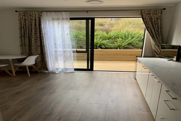 Photo of property in 8 Tawatawa Street, Long Bay, Auckland, 0630