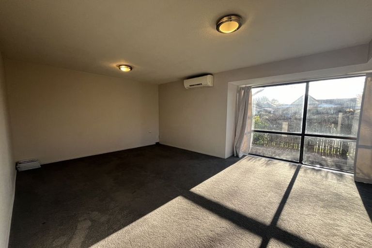 Photo of property in 1/2 Lodge Place, Ilam, Christchurch, 8041