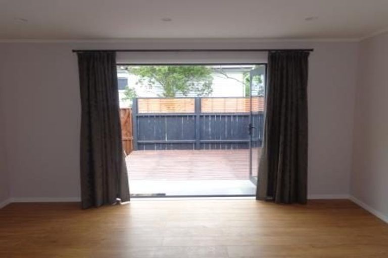 Photo of property in 3/44 Rua Road, Glen Eden, Auckland, 0602