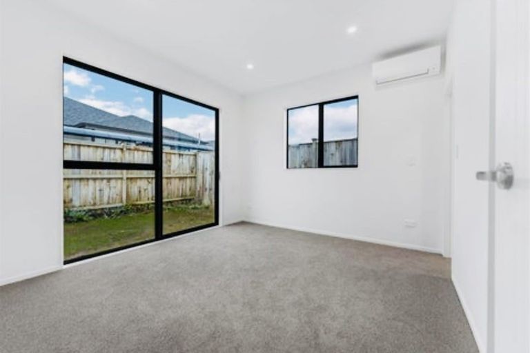 Photo of property in 11 Cronshaw Road, Karaka, Papakura, 2113