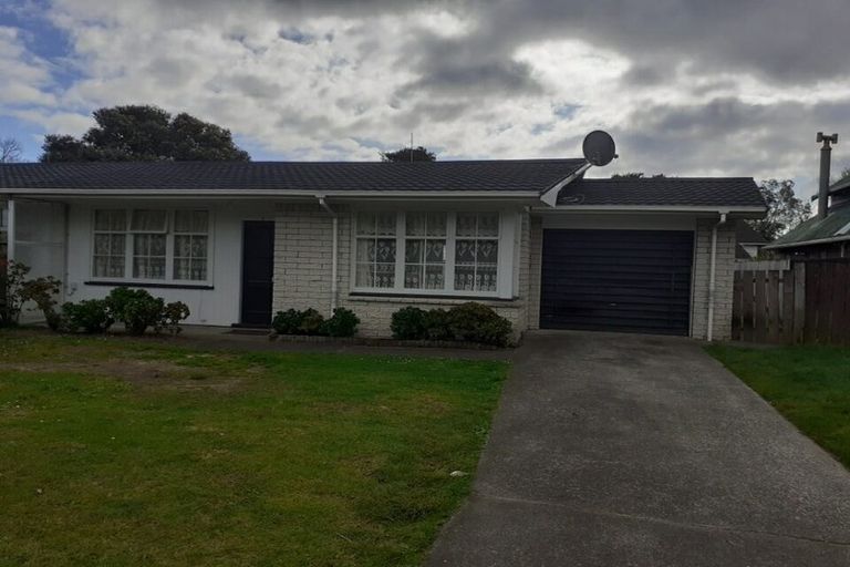 Photo of property in 2/285 Massey Road, Mangere East, Auckland, 2024