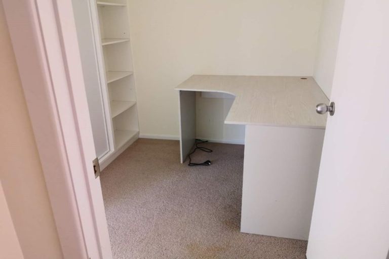 Photo of property in 16a Karamu Street, Te Atatu Peninsula, Auckland, 0610