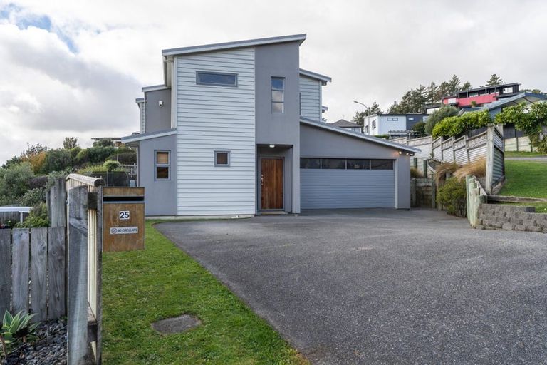 Photo of property in 25 Winsley Terrace, Churton Park, Wellington, 6037