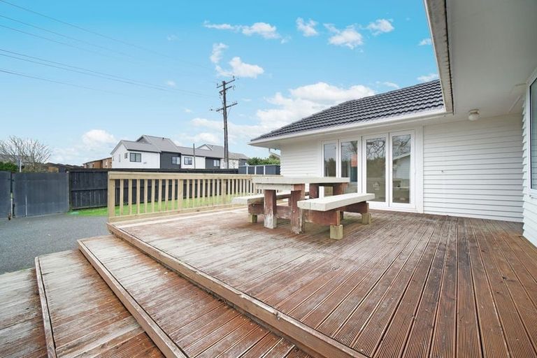 Photo of property in 8 Border Road, Henderson, Auckland, 0612