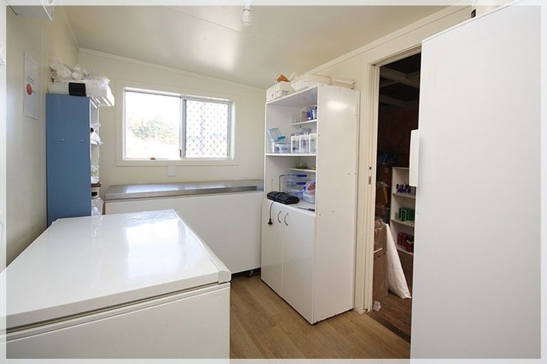 Photo of property in 5 Ripa Street, Tangimoana, 4822