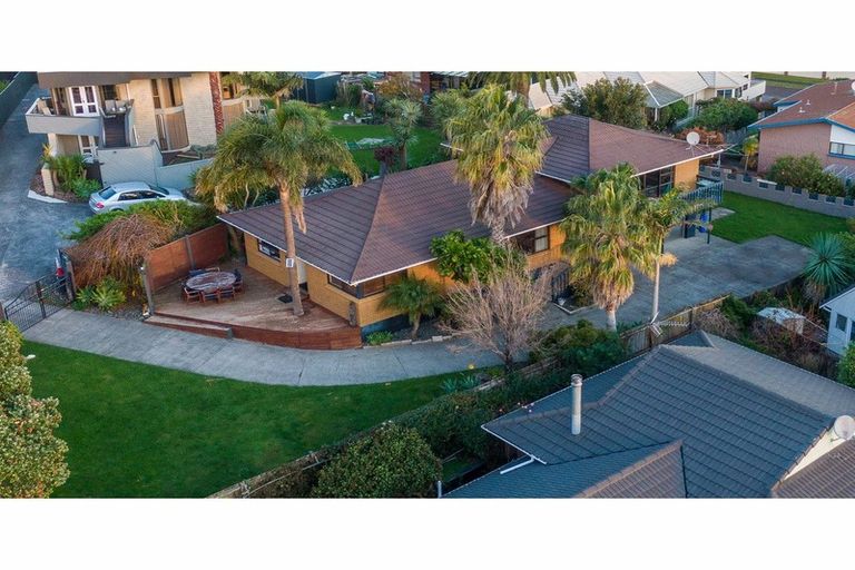 Photo of property in 10 Sophora Place, Totara Heights, Auckland, 2105