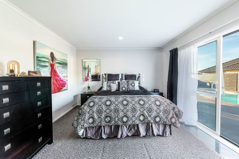 Photo of property in 6 John Brooke Crescent, East Tamaki Heights, Auckland, 2016