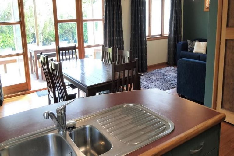 Photo of property in 15 Puriri Terrace, Roslyn, Palmerston North, 4414