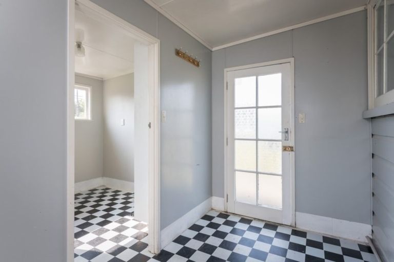 Photo of property in 21 Railway Street, Helensville, 0800