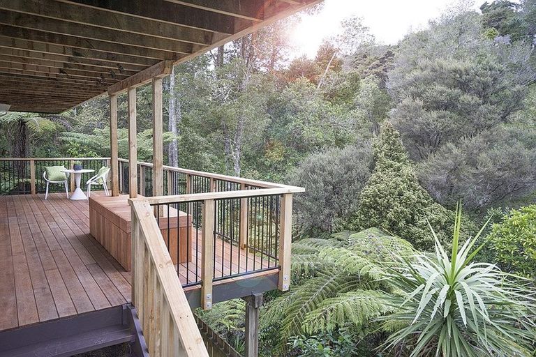 Photo of property in 33 Homewood Place, Chatswood, Auckland, 0626