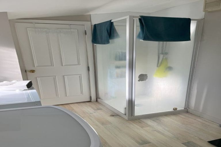 Photo of property in 28 Patanga Crescent, Thorndon, Wellington, 6011