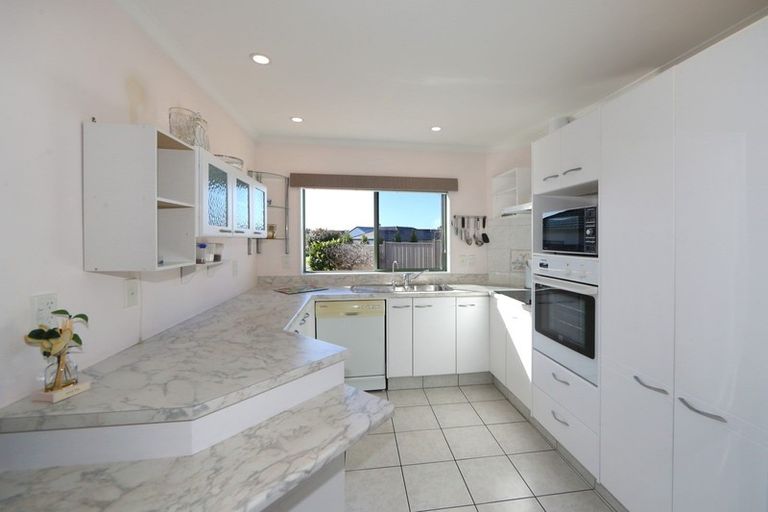 Photo of property in 6a Dules Walk, Taradale, Napier, 4112