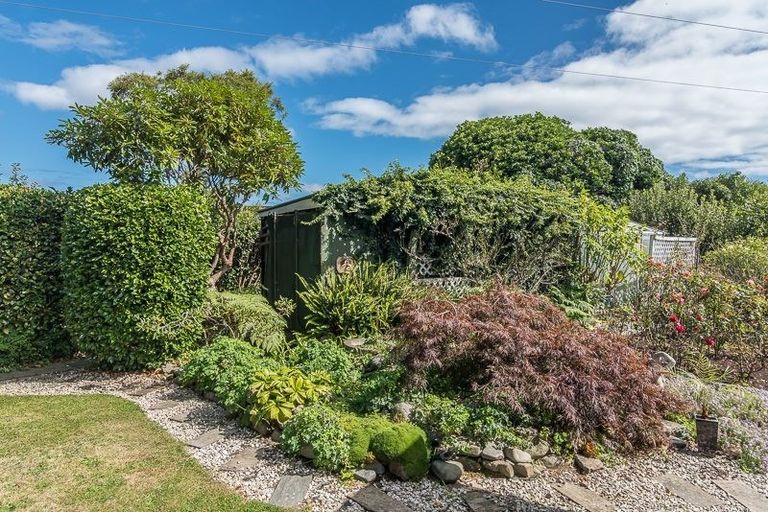 Photo of property in 11 Hurworth Grove, Waikanae, 5036